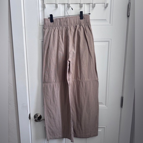 Abercrombie & Fitch Wide Leg Pleated Pants - Beige - Picture 9 of 9